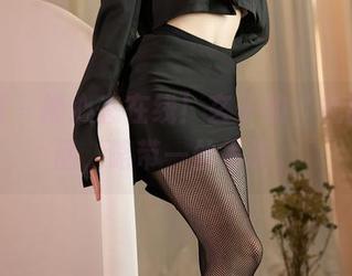 秀人网 – 捧心态在线！玄子的‘礼服’作品，略带一丝吊诡。