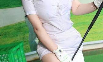 秀人网 – 在璀灿的夏日写真集中迷失，下载前别忘了喝水哦～