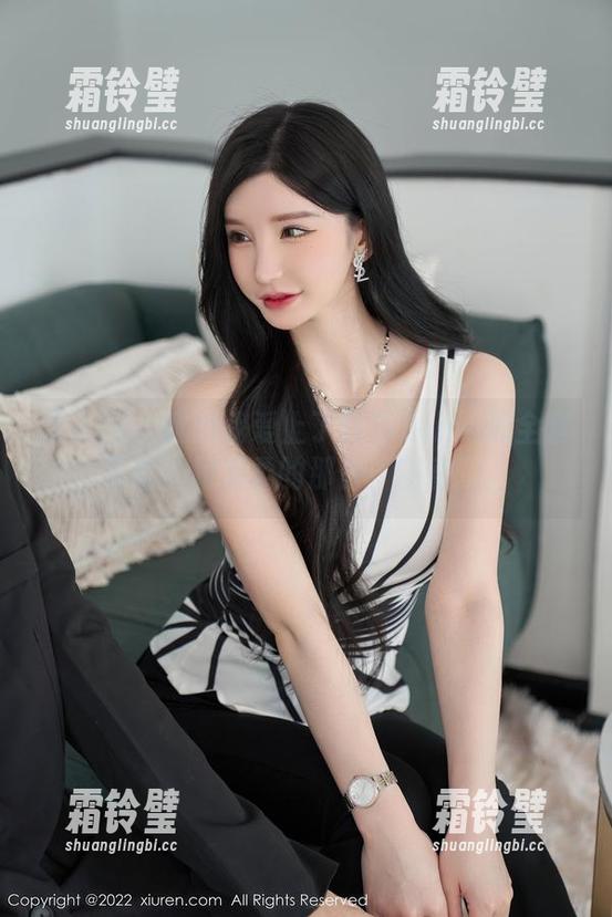 秀人网-白白Alina 秀人网 - 我想我爱上了白白Alina的全套写真,和温柔的那份“甜蜜”。