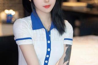 秀人网 – 来图库逛逛，绮里嘉Carina身披比基尼，是在海边还是沙发上？
