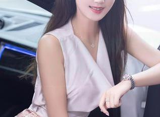 秀人网 – 给你带来轻松的陈思琪精选套图：这位护士可不仅会打针哦！