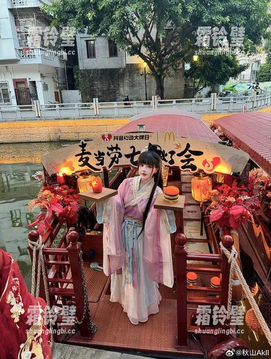 秋山AkI的狂三新图包来啦！免费获取，潜在的“騎士精神”真有趣…我开始联想了。