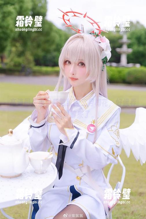 高清图片里，紫氯氯的二月梅花，好像春天都提前来了。