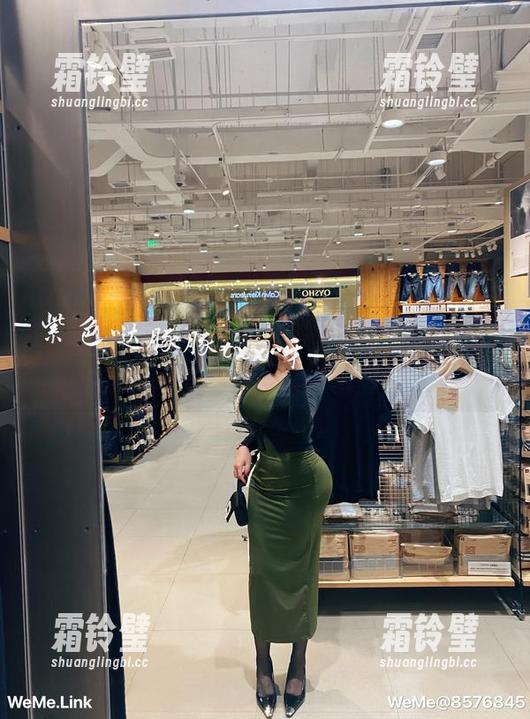 紫色哒豚豚 微密圈 - 紫色哒豚豚的裸足写真,脚丫子也要上镜了,图包来啦!