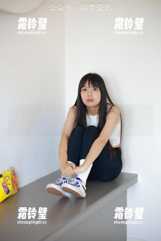 绮梦摄影 - 小艺泳装写真精选，脑中不断浮现很多“不过分”的想法呢。