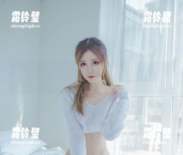 翎柒菜菜的新作黑丝，图片好像在说：“别多看，快跑！”