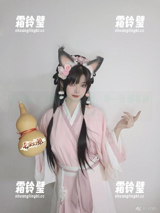 聚焦哦！许枳的裸足套图，每一张都有种让人捧心的魔力。