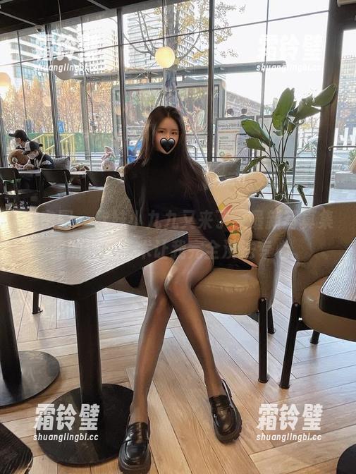 软妹小九九 微密圈 - 软妹小九九又来了,最新写真集里的丝足艺术让我完全没法专心。