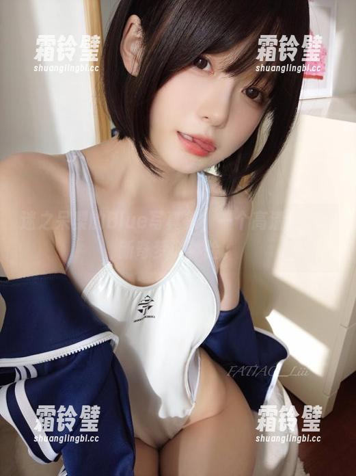 迷之呆梨的Blue写真集，一个高清版本的新奇梦游体验。
