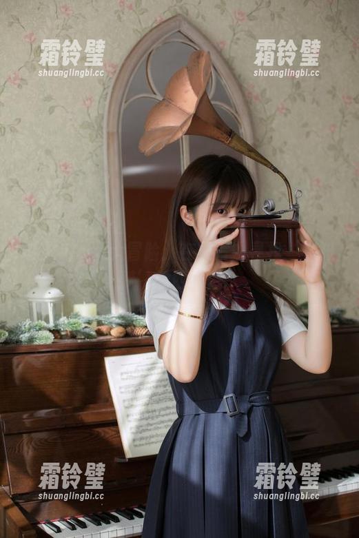 镜酱的cos大冒险：在照片中寻找‘不知梦’的四不像。