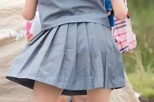 魔镜街拍 – 想拥有艾小青风的旗袍？先来领取免费的图包！