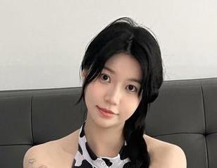 微密圈 – 鱼神鱼在体操服里无圣光，啊，这作品我已经追不动了。