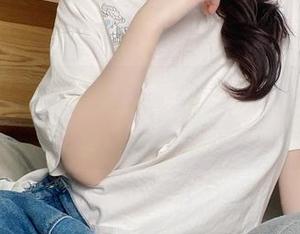 鹿野希搭配黑丝，在图库中碰撞出意想不到的高清火花！